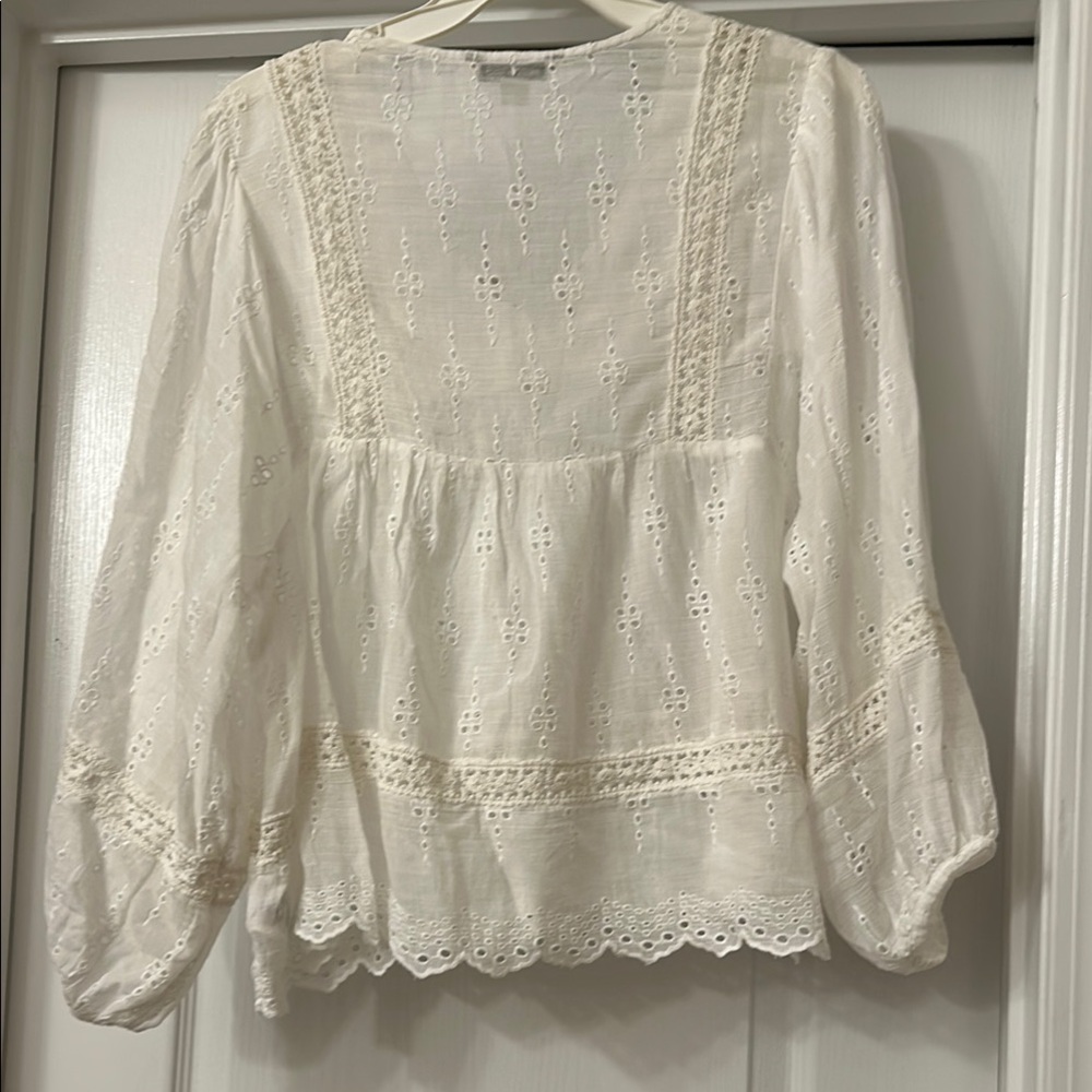 American Eagle Outfitters White Bishop Sleeve Blouse - Picture 5 of 5
